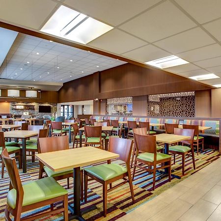 Fairfield Inn & Suites By Marriott Springfield Holyoke Buitenkant foto