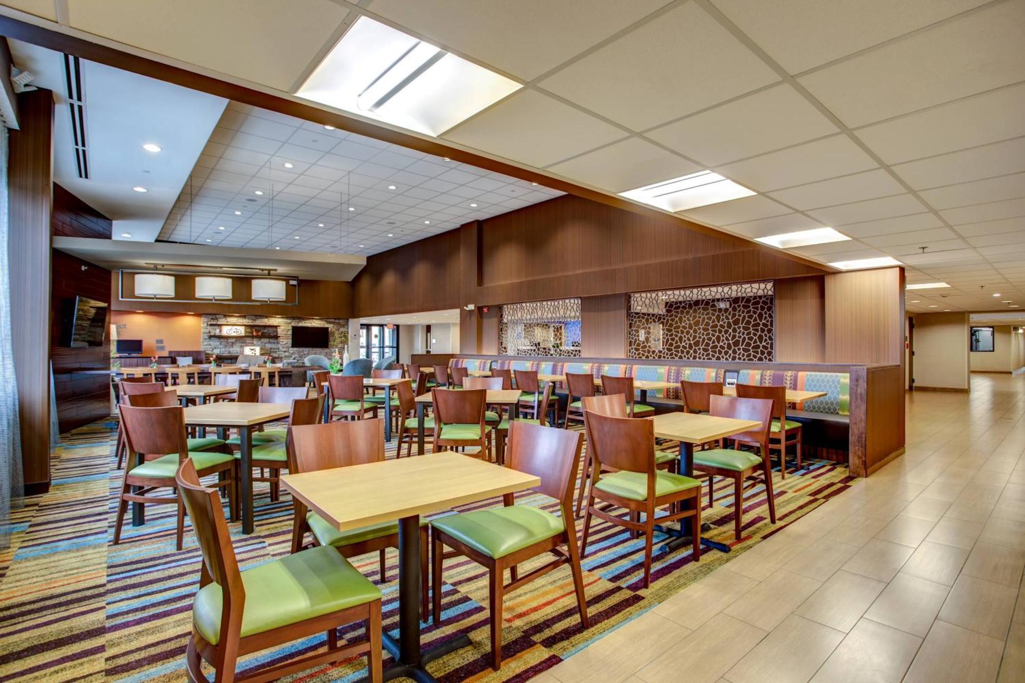 Fairfield Inn & Suites By Marriott Springfield Holyoke Buitenkant foto