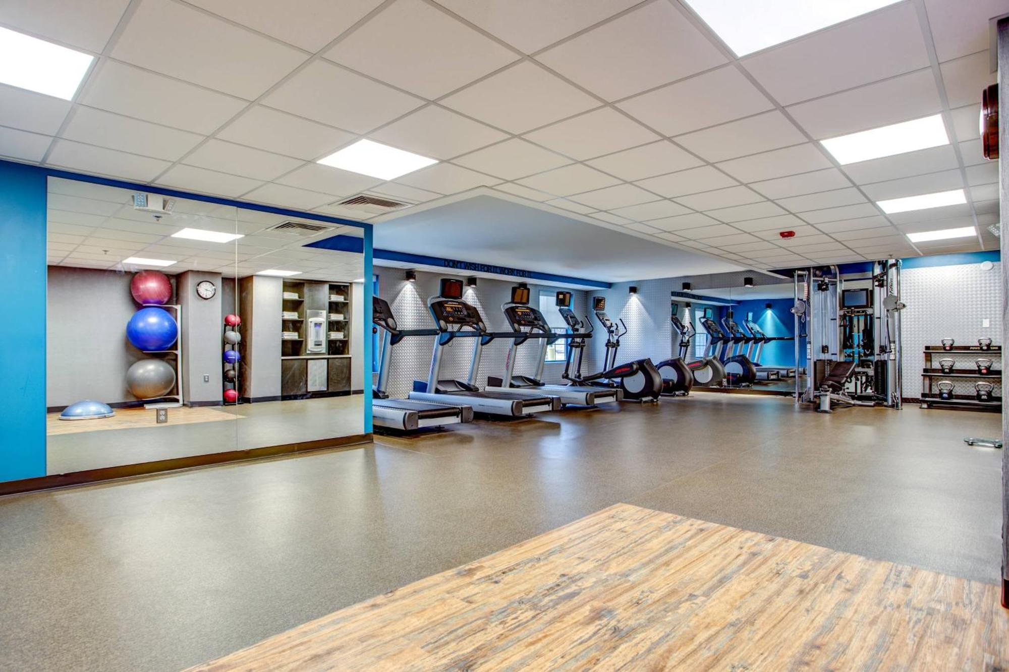 Fairfield Inn & Suites By Marriott Springfield Holyoke Buitenkant foto