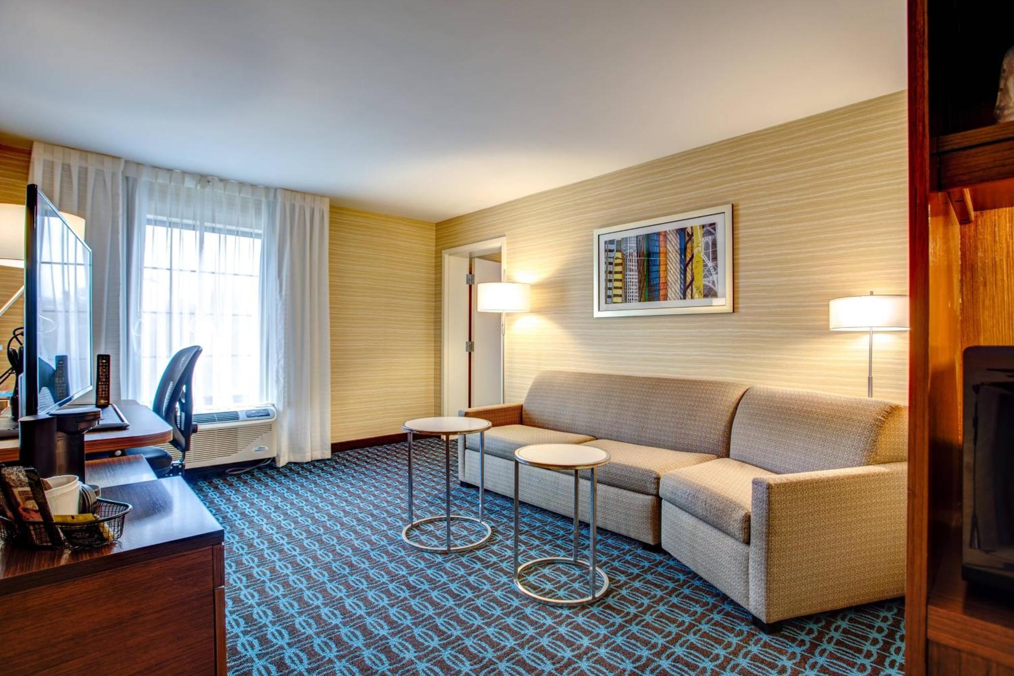 Fairfield Inn & Suites By Marriott Springfield Holyoke Buitenkant foto