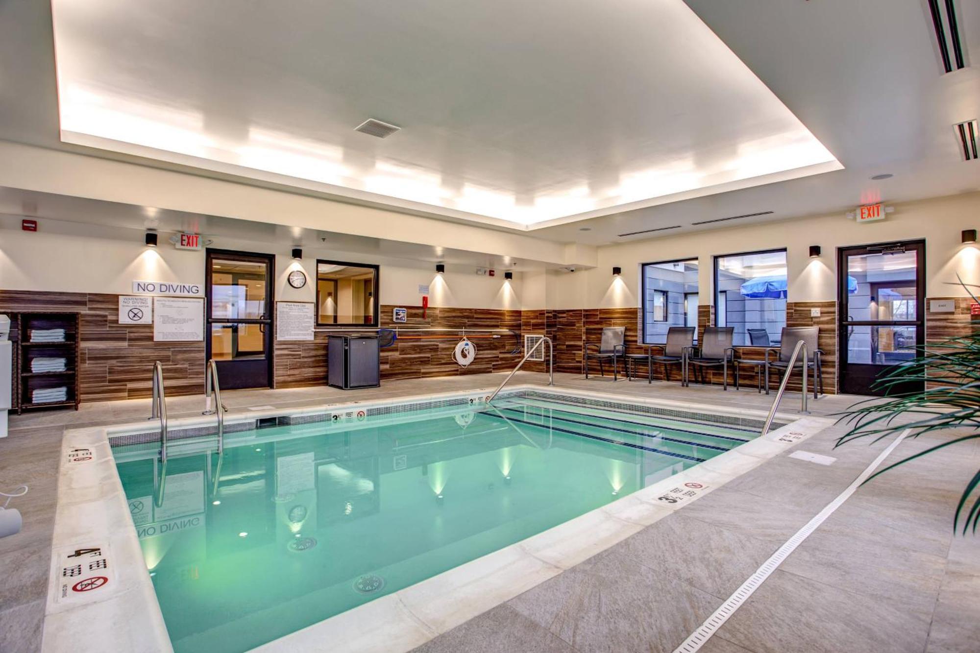 Fairfield Inn & Suites By Marriott Springfield Holyoke Buitenkant foto
