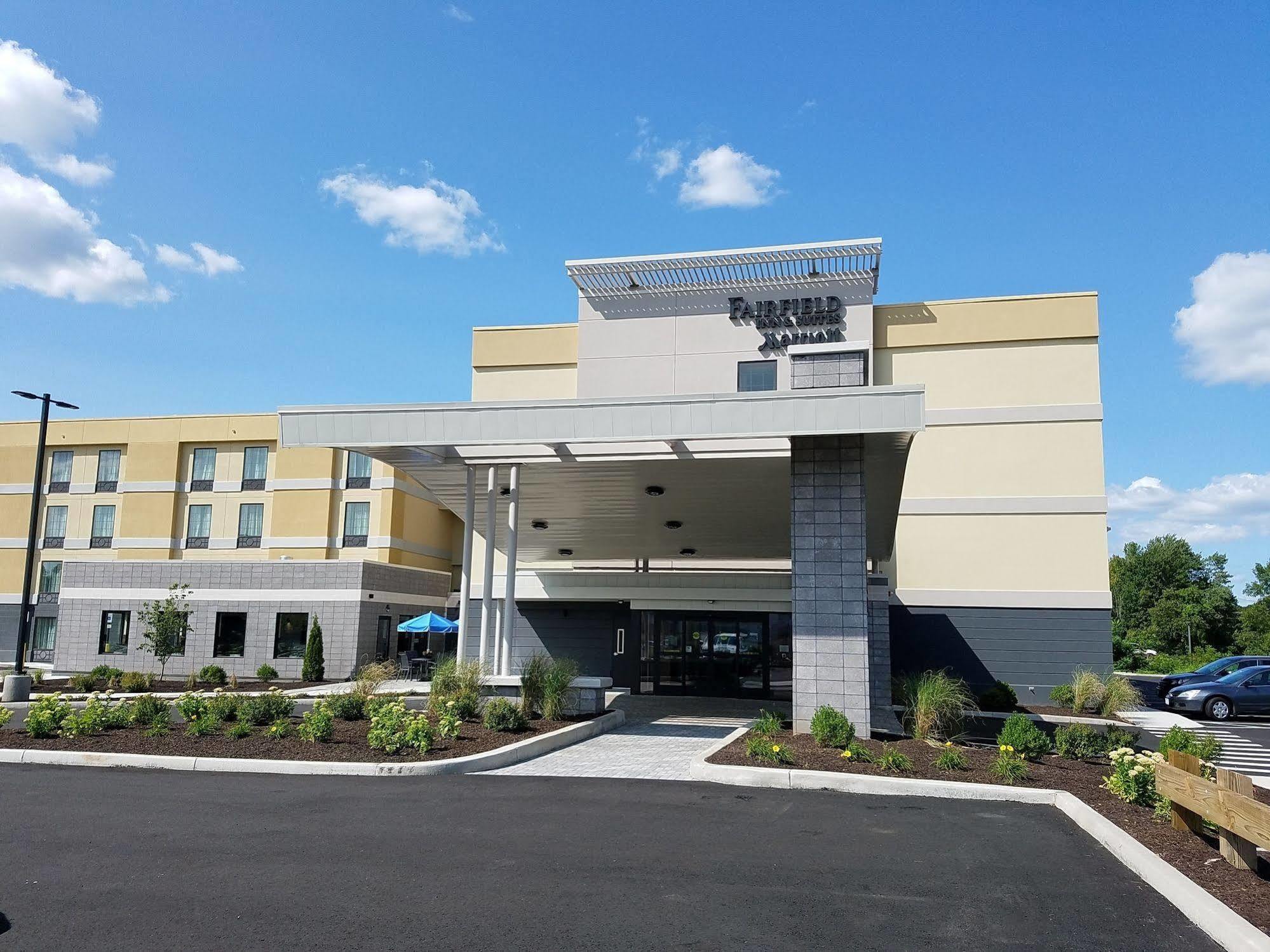 Fairfield Inn & Suites By Marriott Springfield Holyoke Buitenkant foto