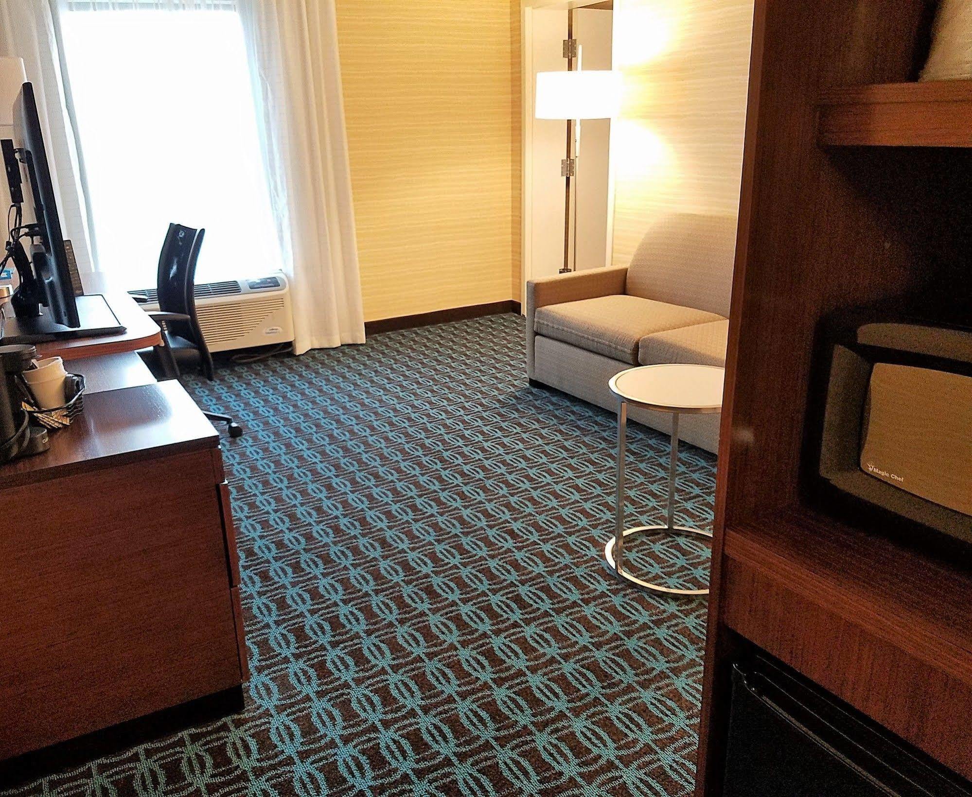 Fairfield Inn & Suites By Marriott Springfield Holyoke Buitenkant foto