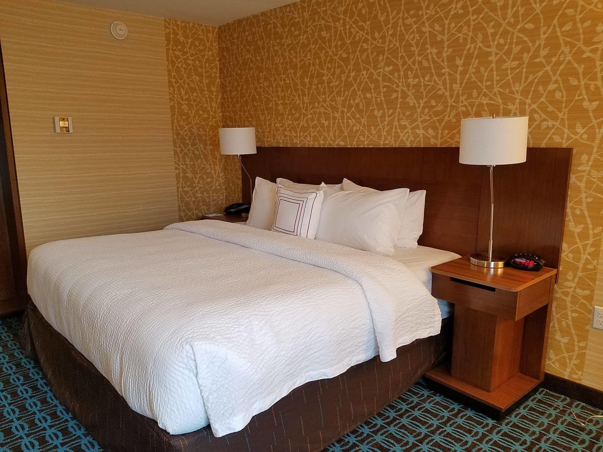 Fairfield Inn & Suites By Marriott Springfield Holyoke Buitenkant foto