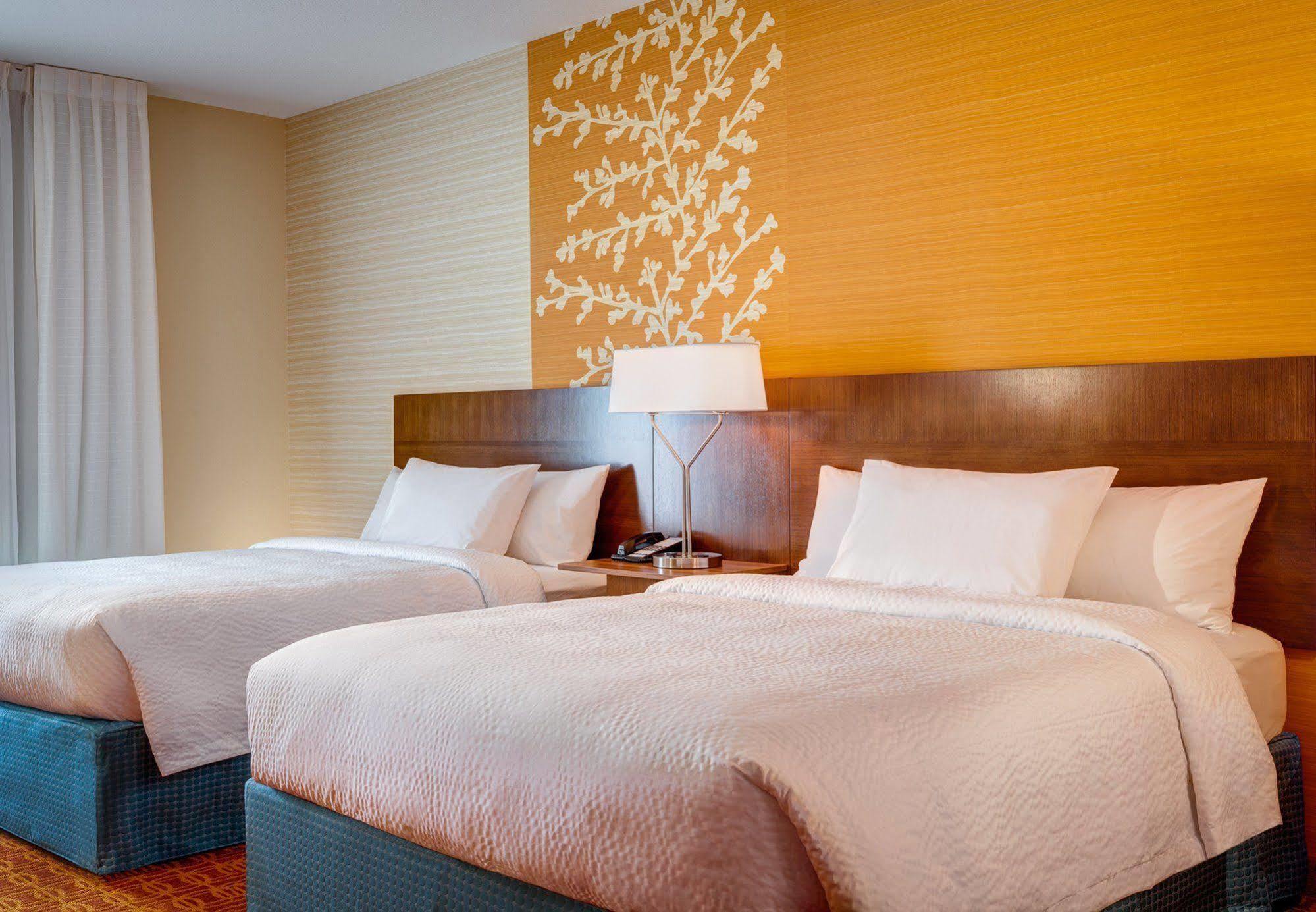 Fairfield Inn & Suites By Marriott Springfield Holyoke Buitenkant foto