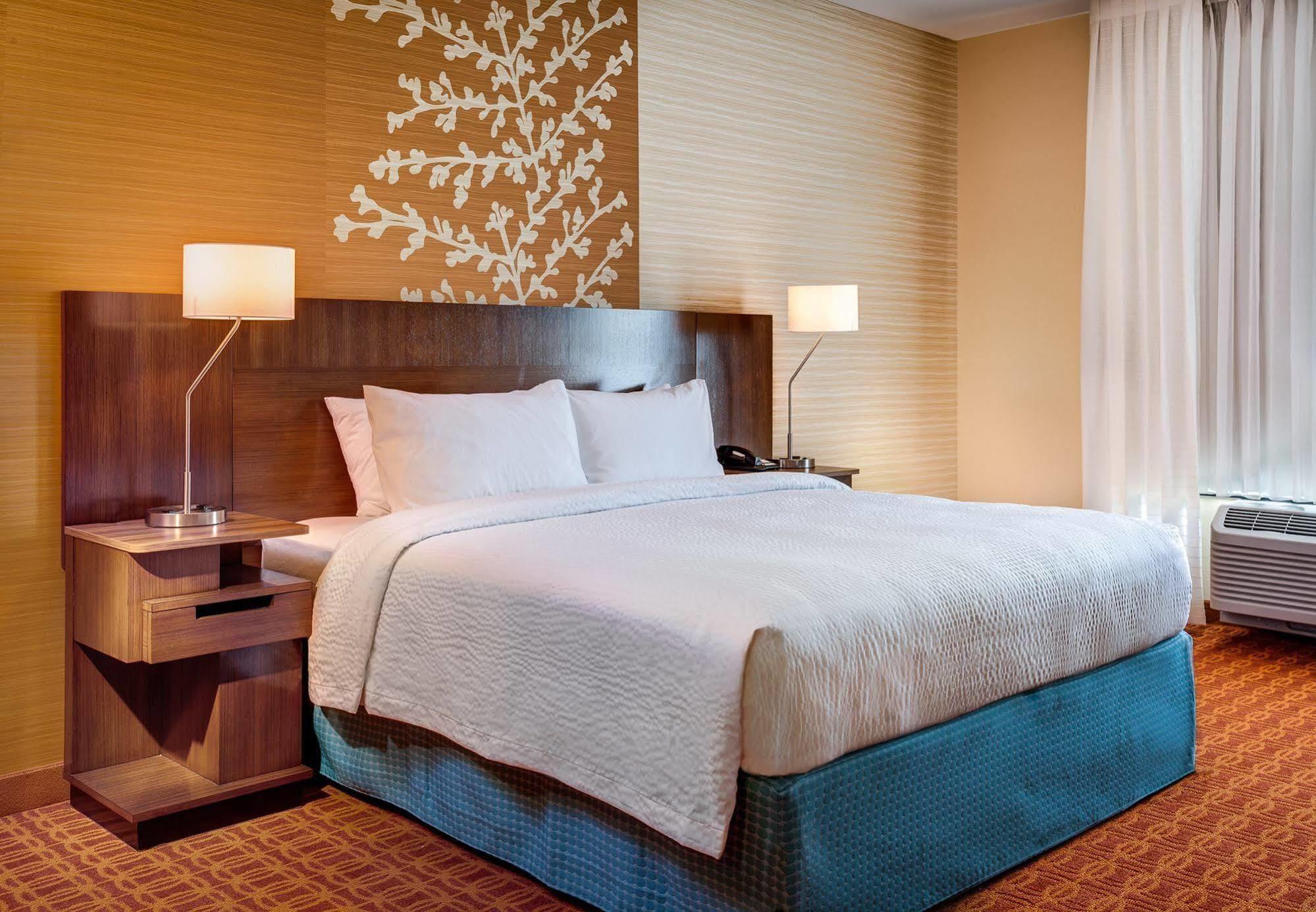 Fairfield Inn & Suites By Marriott Springfield Holyoke Buitenkant foto